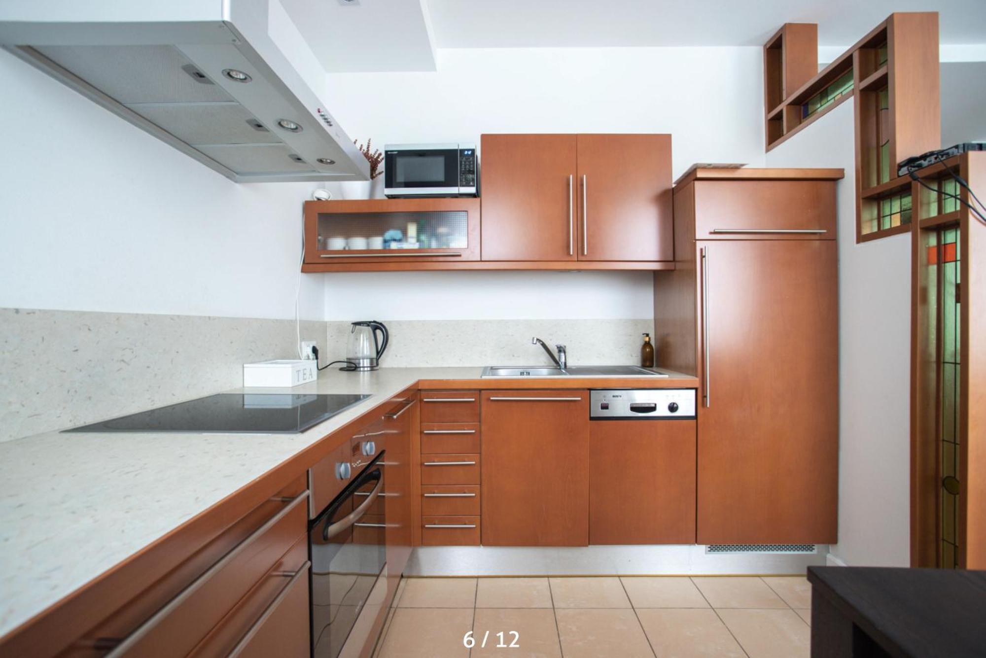Spacious Quiet Apt Close To The Belvedere Palace Apartment *